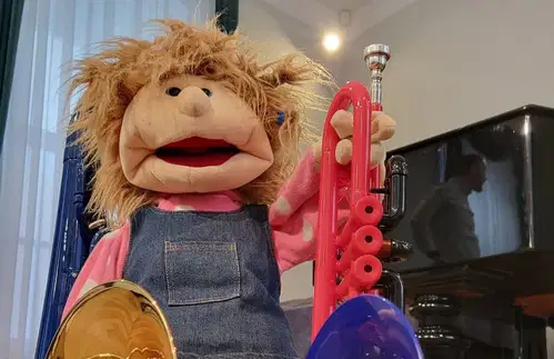 Oskar jež in škrat Trobilko vabita na brezplačno glasbeno delavnico