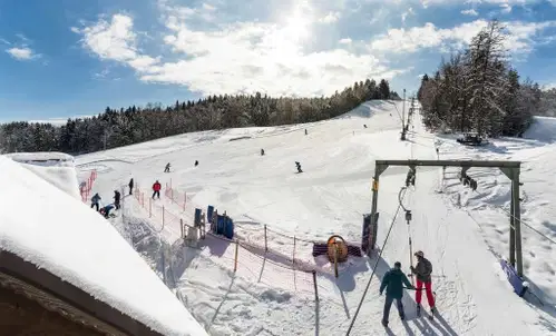 Nočna smuka na smučišču Poseka od danes do srede odpovedana