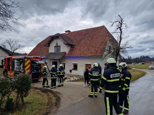 Gasilci PGD Dovže posredovali pri dimniškem požaru