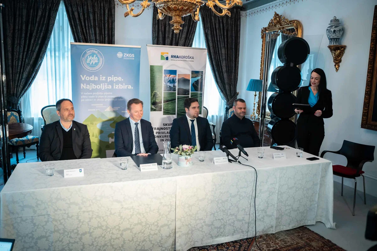 Na RRA Koroška od danes tudi uradno pijejo izključno vodo iz pipe, ker je varna, okusna in bistveno bolj sveža kot iz plastenke