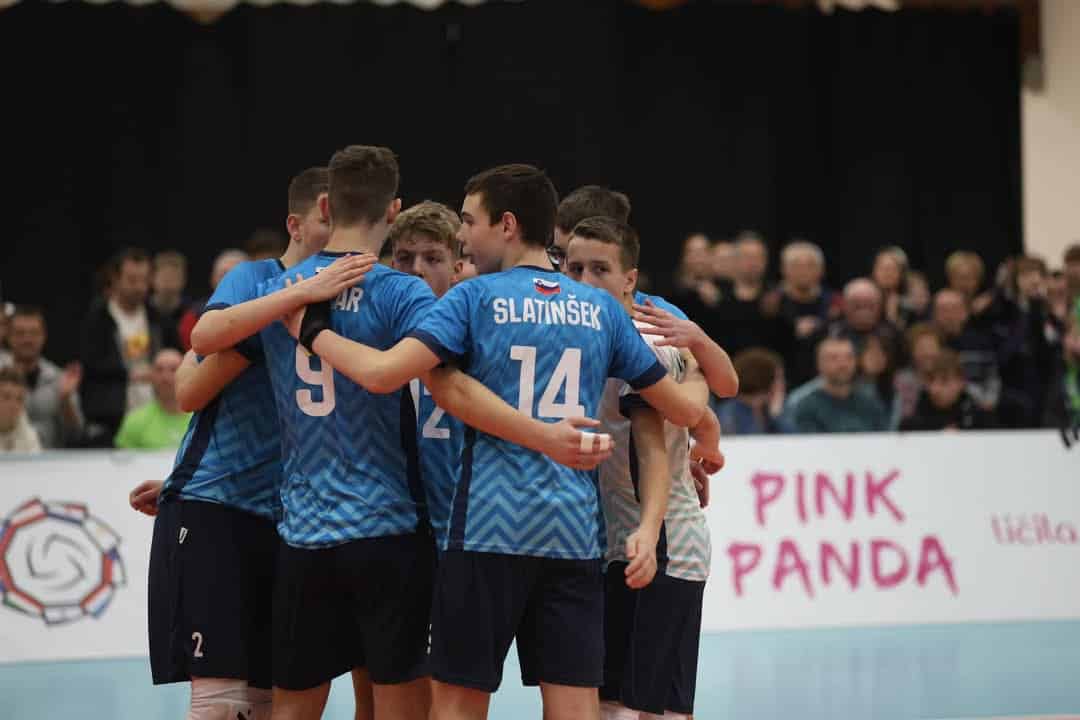 Fužinarjeva odbojkarja z reprezentanco Slovenije osvojila srebro na MEVZI