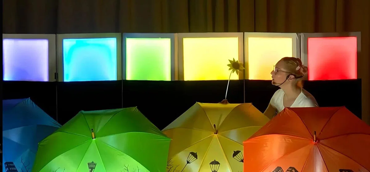 Mladinski dom Strojnska reka vabi na Otroški lutkovni abonma z predstavo Skrivnost v mavričnem mestu