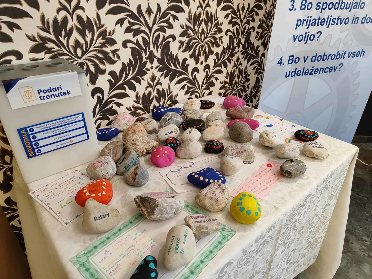 FOTO: Akcija "Podari trenutek" v organizaciji Rotary kluba SG združuje Koroško