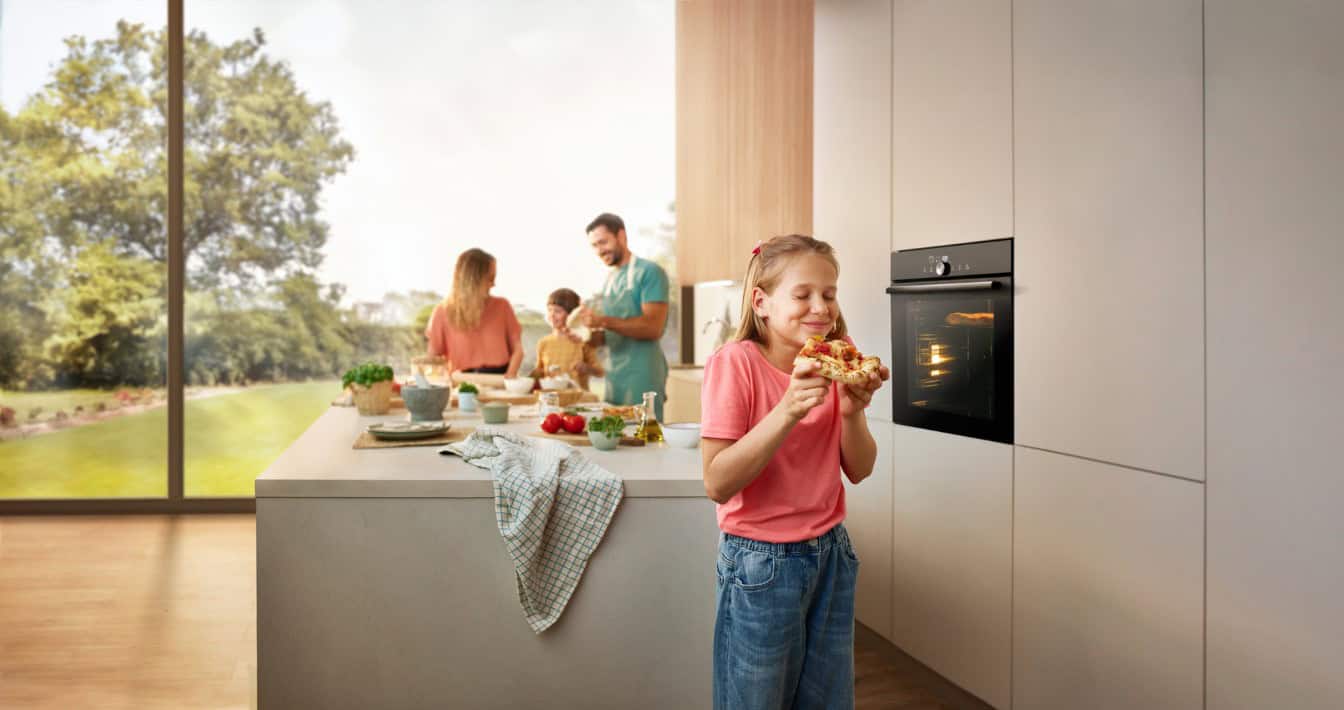 Navijajmo za naše rokometaše ob popolni domači pici