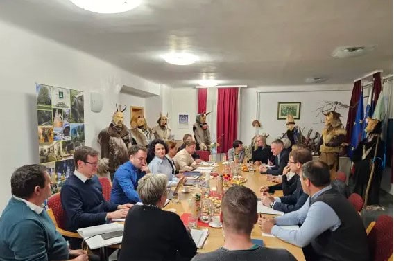 Bratušek zadovoljna s potekom popoplavne obnove na prometni infrastrukturi