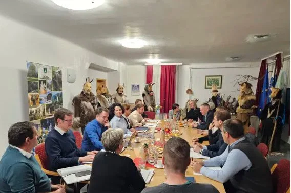 Bratušek zadovoljna s potekom popoplavne obnove na prometni infrastrukturi