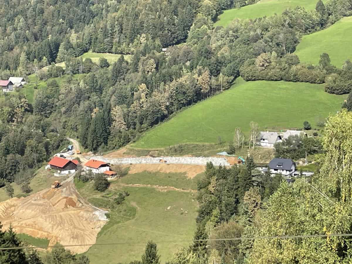 Na cesti Dobrije - Koroški Selovec – Brdinje delna in občasno popolna zapora zaradi del