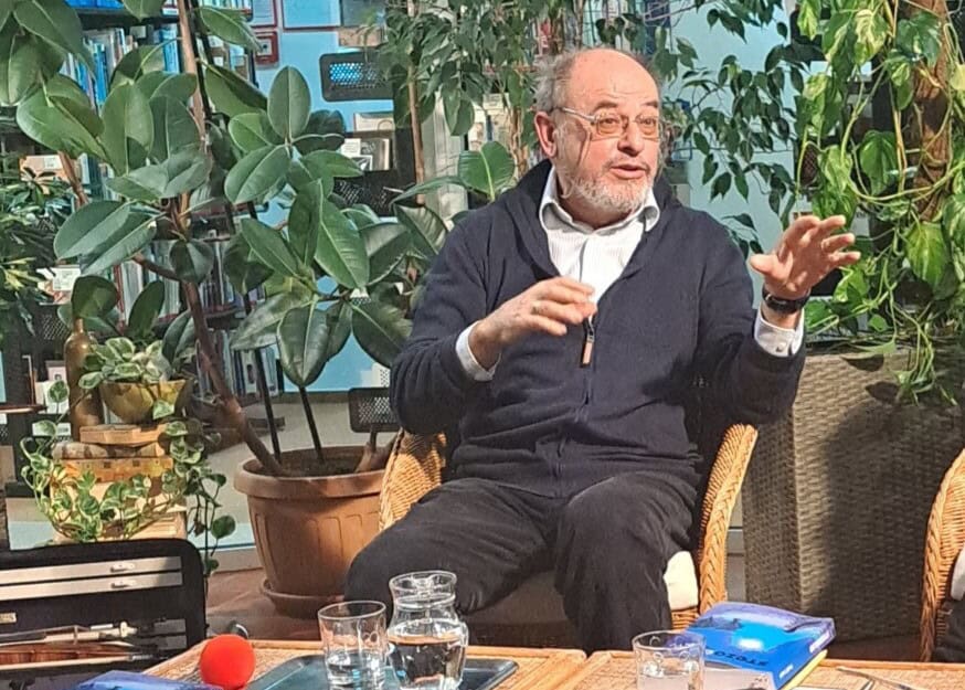 Danes vabljeni v Knjižnico Ksaverja Meška na predstavitev knjige Matjaža Lesjaka: OKNO