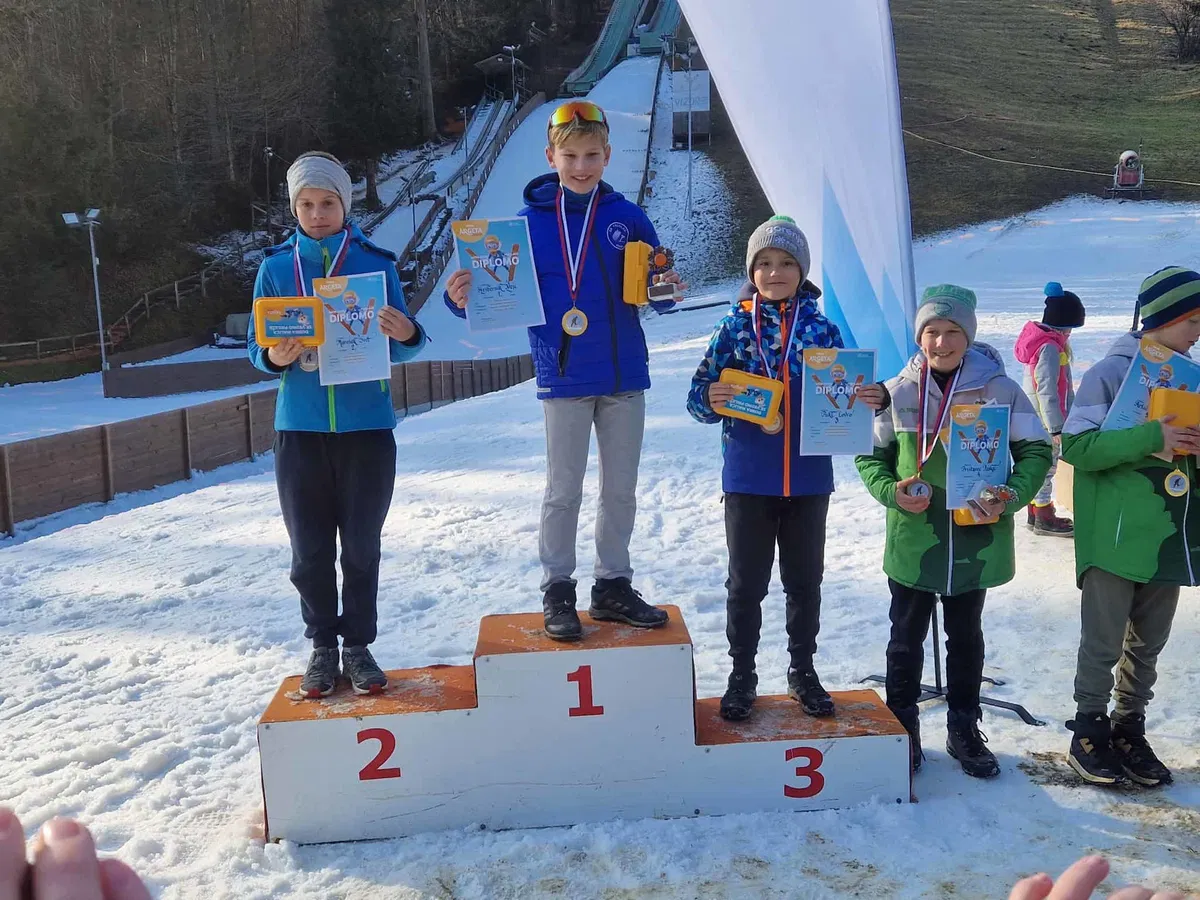 Na tekmah minulega vikenda odlični tudi tekmovalci Smučarsko skakalnega kluba Mislinja