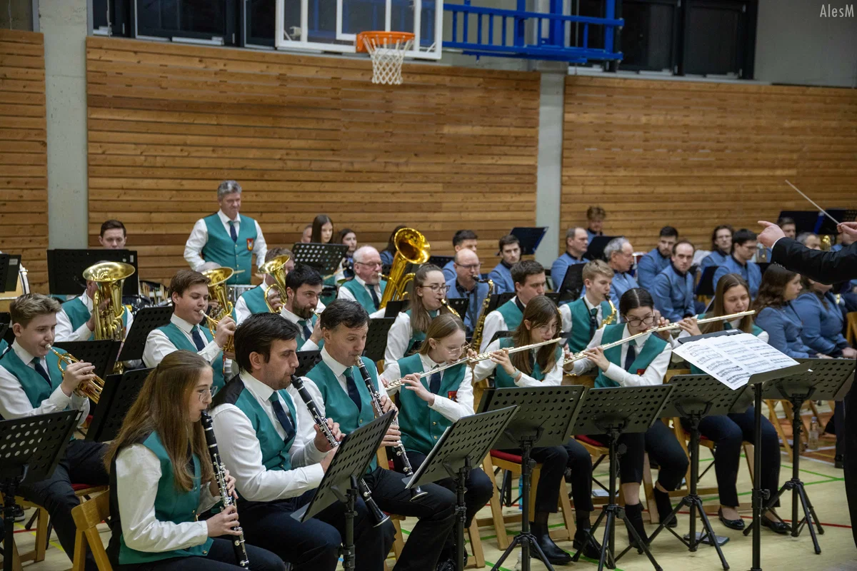 FOTO: V Dravogradu na osrednji občinski proslavi ob Kulturnem prazniku nastopili pihalni orkestri