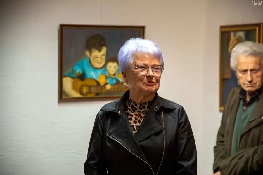 FOTO: V Infopisarni Dravograd na ogled postavili razstavo likovnih del Marjane Krenker