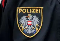 Tik ob slovenski meji voznik zbil 20-letnika in pobegnil, policija ga išče že več kot teden dni