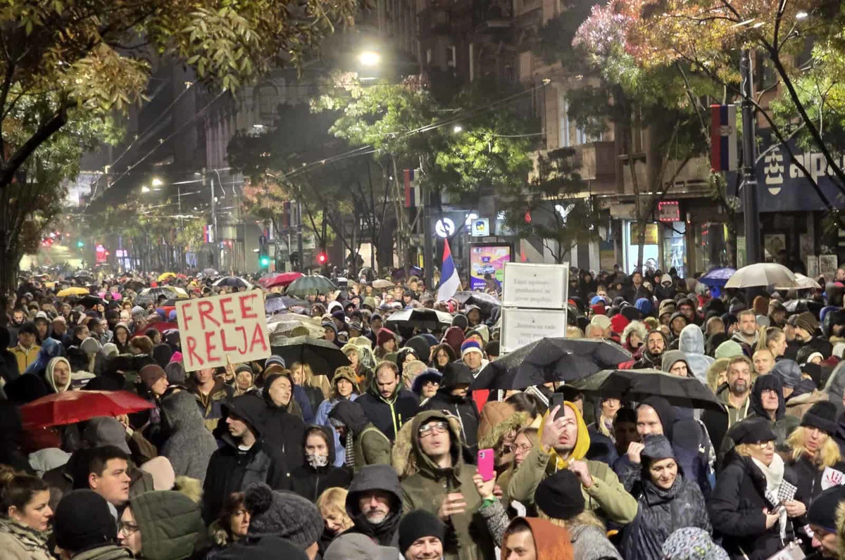 Pred blokado mostov v Novi Sad prispeli beograjski študenti