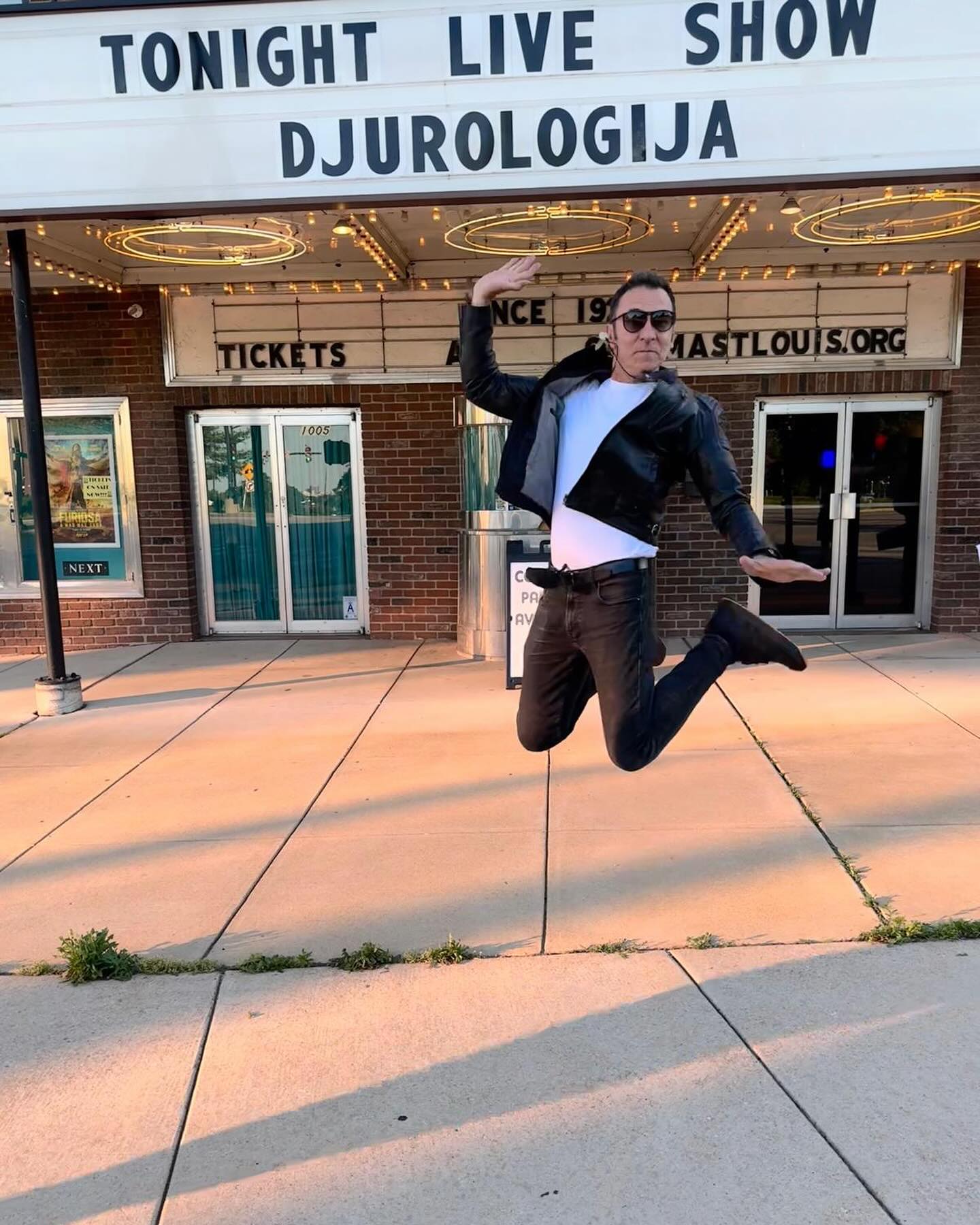 V KD Stari trg prihaja Branko Đurić - Đuro s stand-up predstavo Đurologija