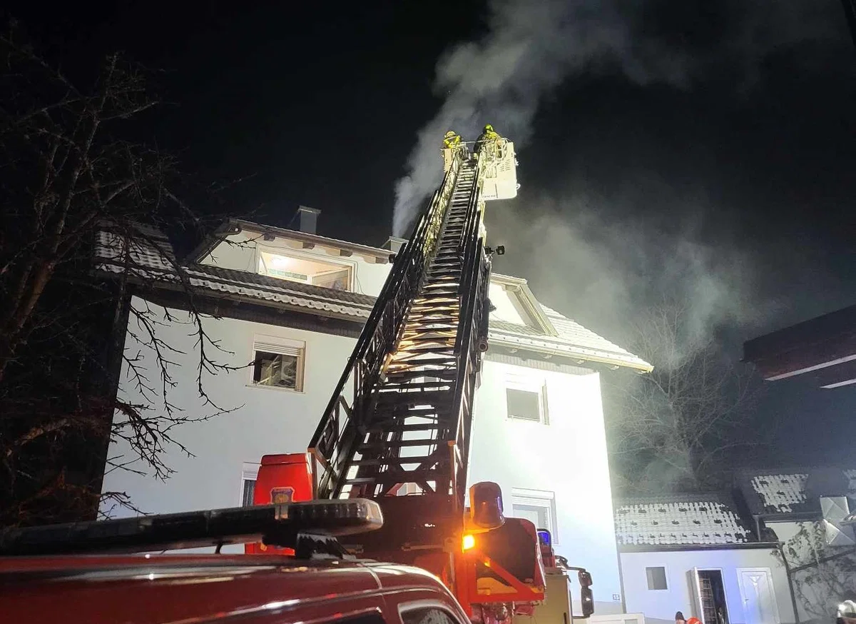 Gasilci pogasili dimniški požar v Podgori