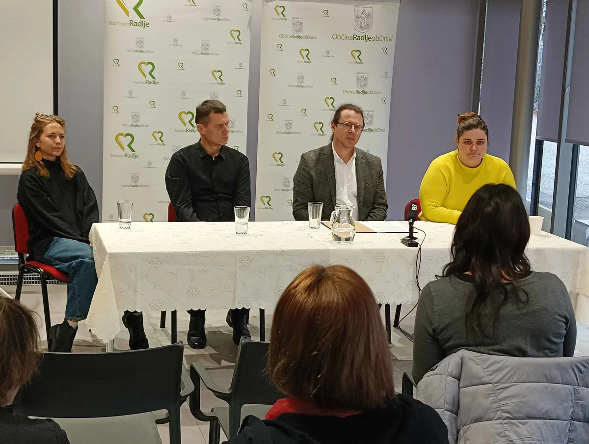 Radlje ob Dravi kot prva občina v Sloveniji prevzela pobudo za preselitve svojih občanov iz zavodov v skupnost