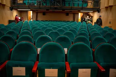 Avgust v Kinu Kulturnega doma Slovenj Gradec: Filmske premiere, napete zgodbe in počitniški kino