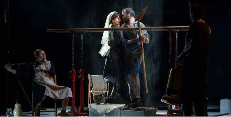 Predstava Boj na požiralniku tokrat prihaja v Kotlje