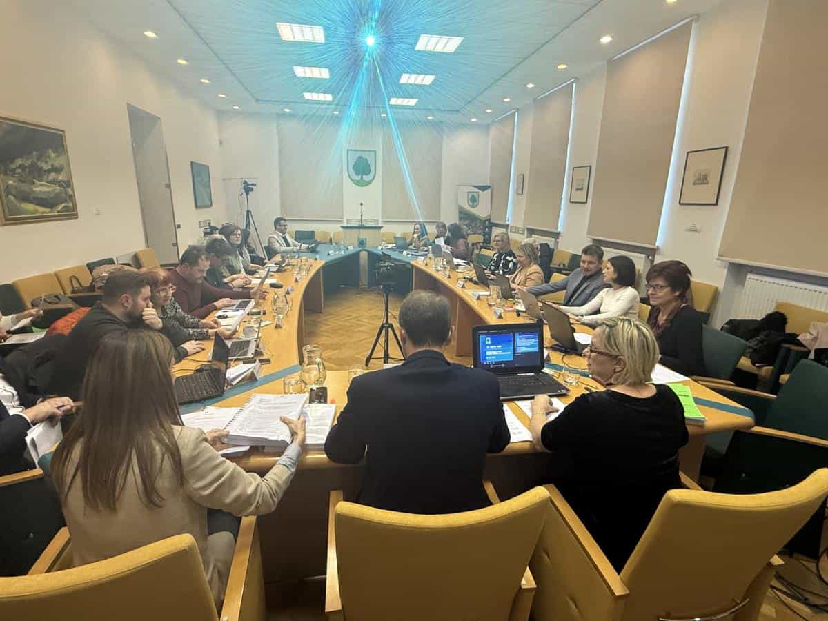 Ravenski svetniki potrdili investicijo v projekt obnova mestnega stadiona ter nakup vozla urgentnega zdravnika