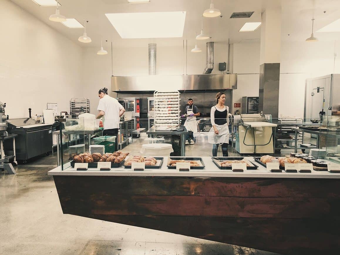 Objavljen razpis za štipendije za deficitarne poklice: V katerih poklicih je največji primanjkljaj kadra?