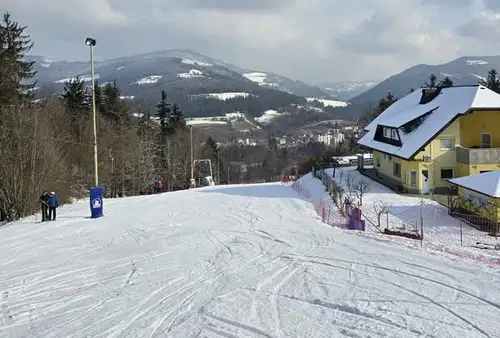 Danes na bele strmine vabi Smučišče Poseka