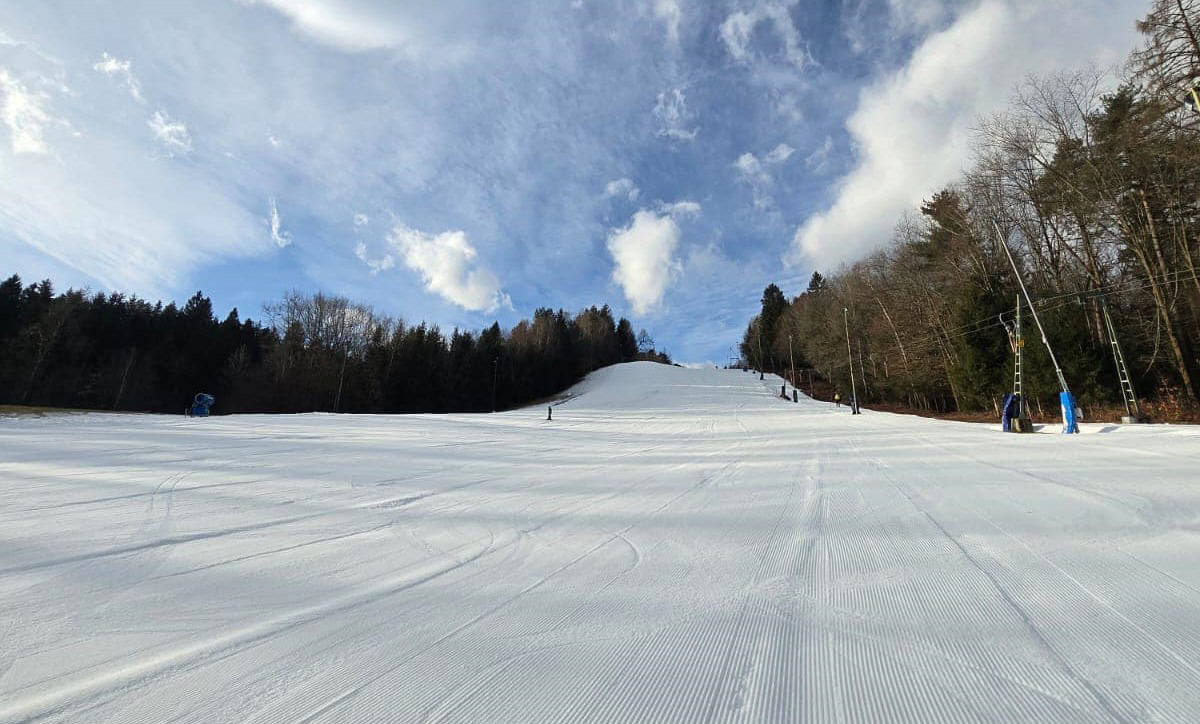 Smučišče Poseka danes ne obratuje zaradi slabega vremena