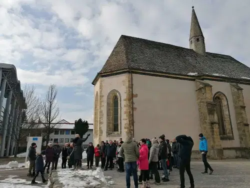 Prešernov dan v Koroškem pokrajinskem muzeju: Sprehod ob mestnem obzidju
