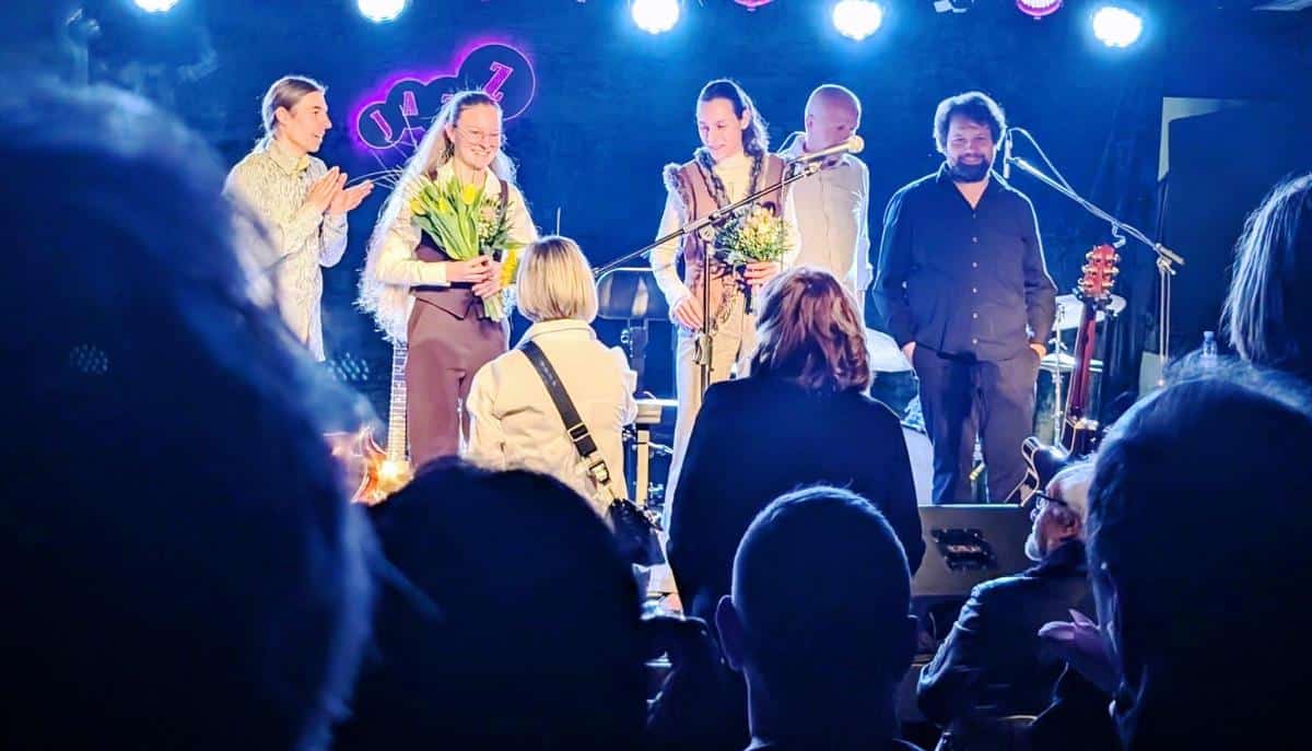 Ta vikend je na Ravnah potekalo glasbeno razvajanje zasedbe TransverZala