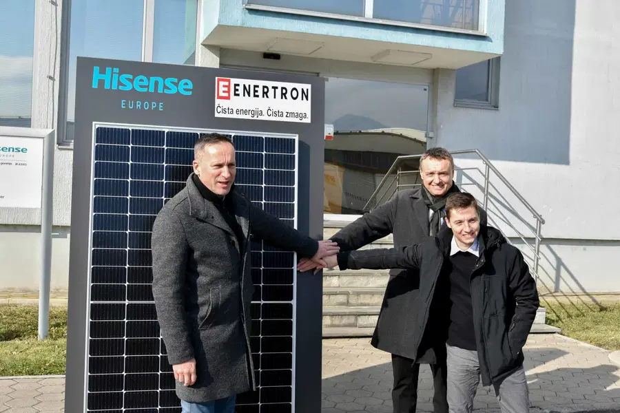 VIDEO: V industrijskem parku Hisense Europe v Velenju zagnali nove sončne elektrarne z močjo 4,4 MW