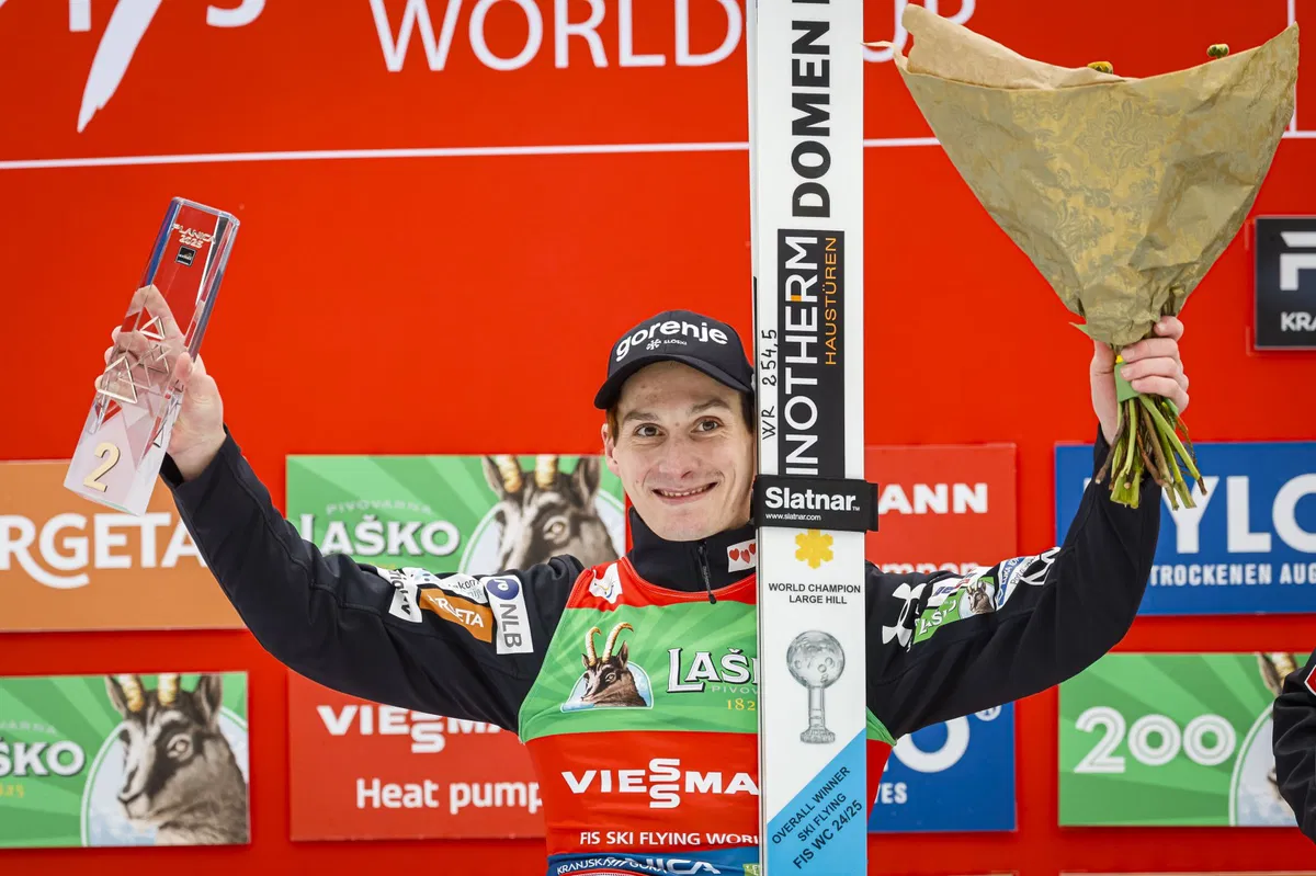 Domen Prevc po prvi posamičen naslov v letenju