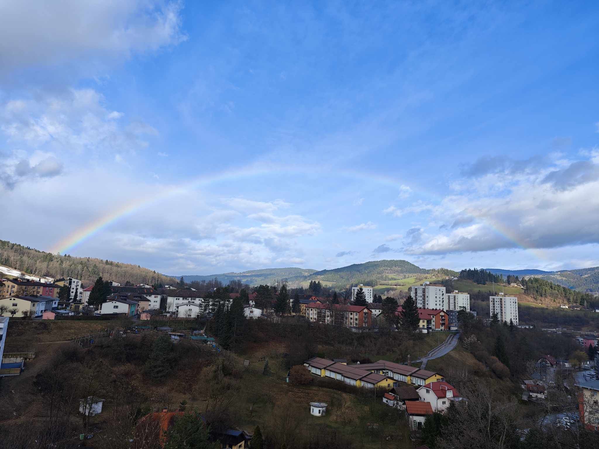 Vreme: Dopoldan jasno, popoldan možne krajevne plohe