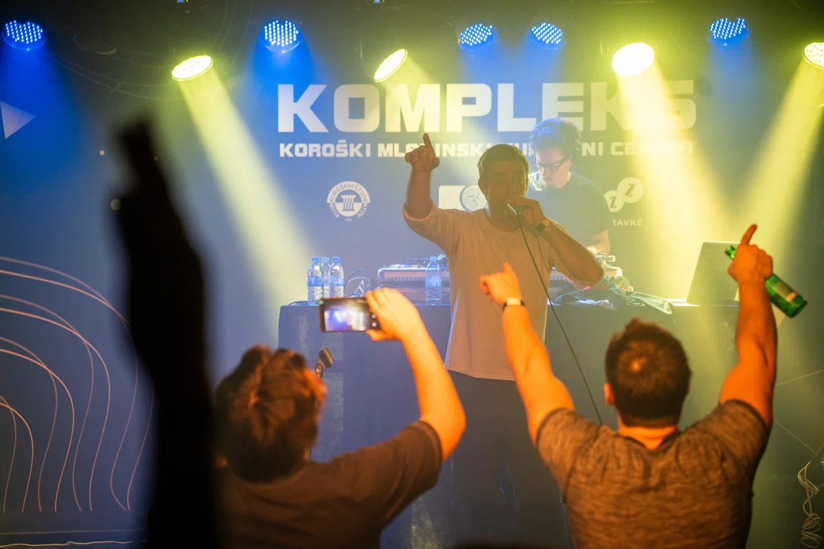 FOTO: Trnow Stajl je s Klemnom Klemnom odzvanjal do jutra na Ravnah