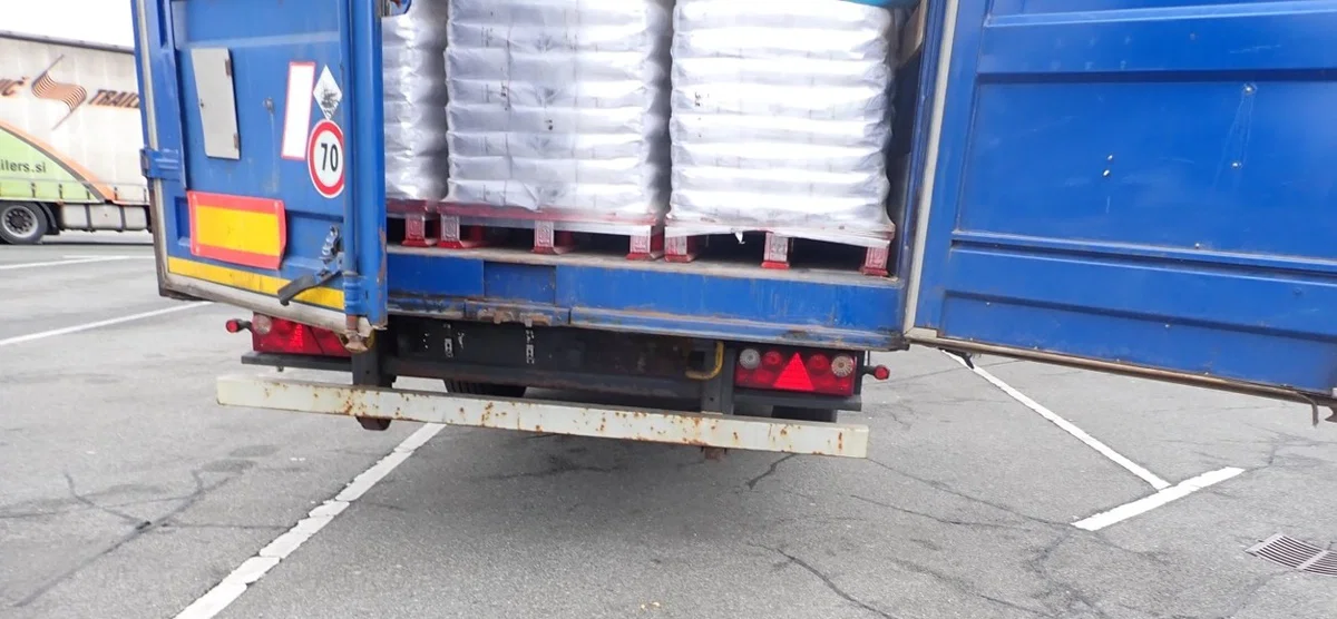 V včerajšnjem poostrenem nadzoru nad vozniki tovornih vozil zaznali več kršitev
