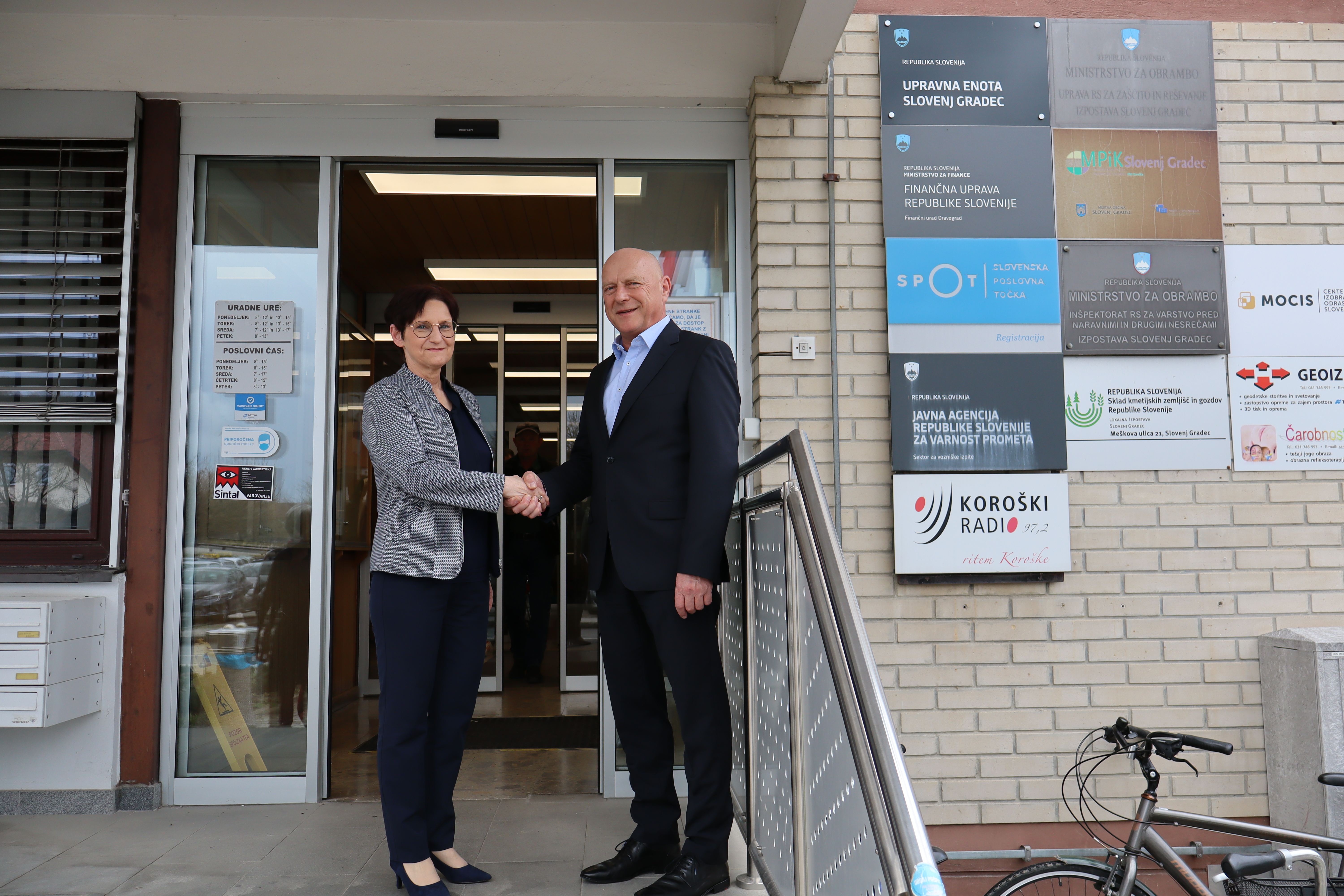 Upravni enoti Slovenj Gradec in Dravograd uspešno prilagajata poslovanje novim izzivom