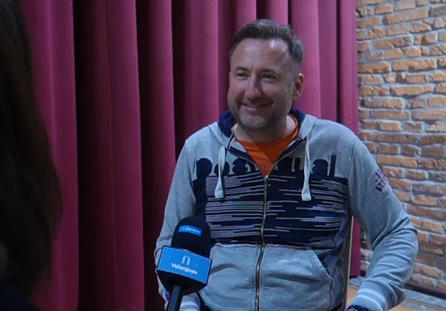 Goter bo v Velenju postavljal nov Guinnessov rekord: Na harmoniko mora igrati več kot 80 ur #video