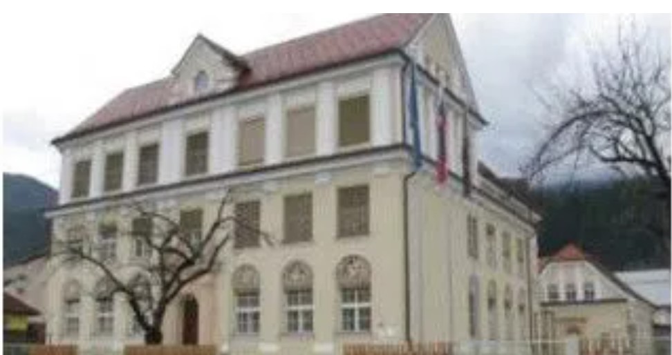 V OŠ Mežica pri učencu našli nož, nihče ni bil poškodovan