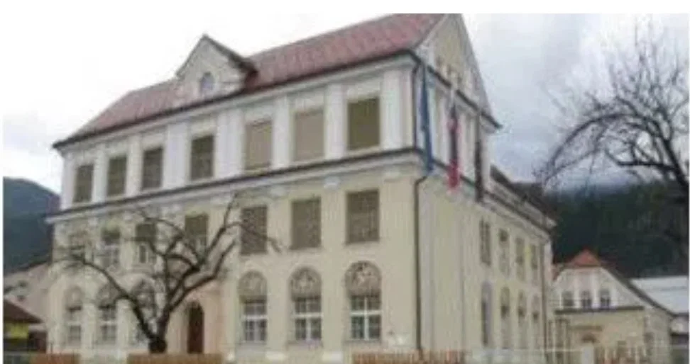 V OŠ Mežica pri učencu našli nož, nihče ni bil poškodovan