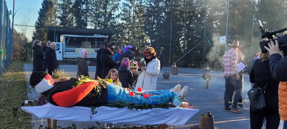 FOTO: Pokop pusta na Graški Gori znova privabil številne obiskovalce