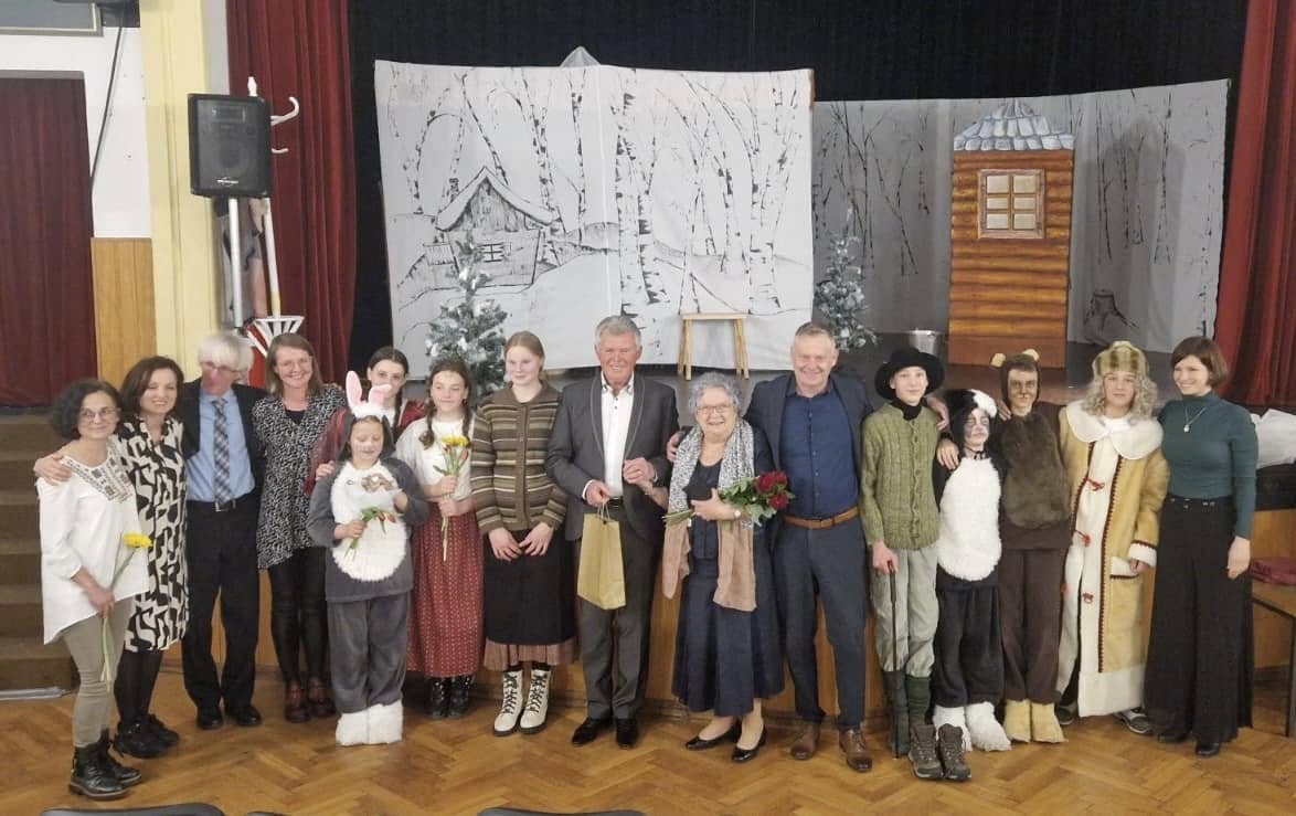 V Podgorju učenci oživili 72 let staro gledališko igro Dobri mož in navdušili obiskovalce (FOTO)