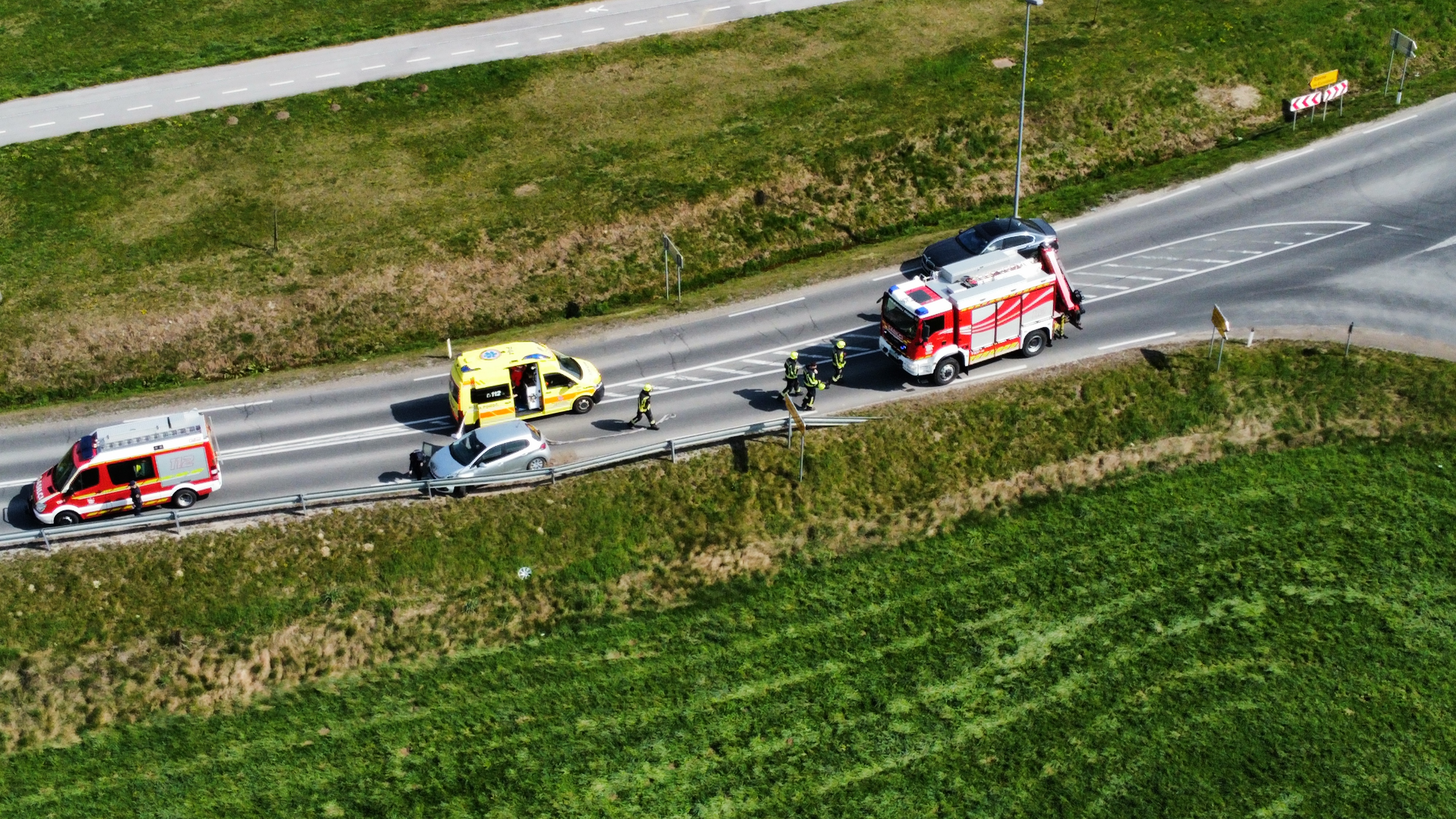 Previdno: Prometna nesreča pri pokopališču Stari trg