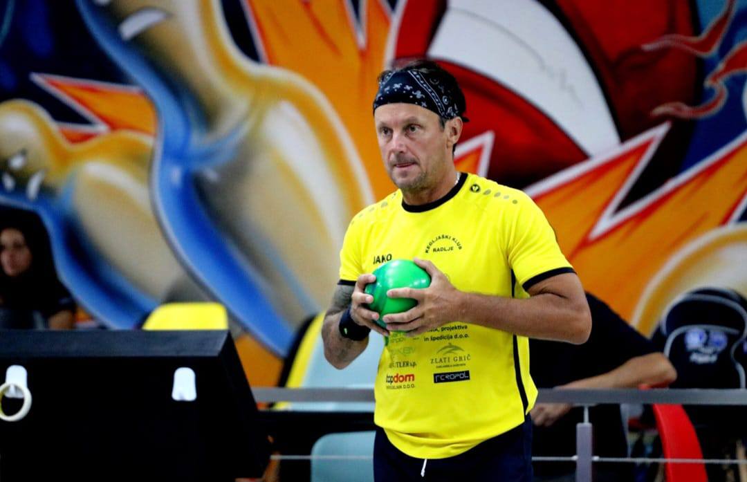 Stoklas tri dni in tri noči kegljal za svetovni rekord, končal ga je v Radljah ob Dravi