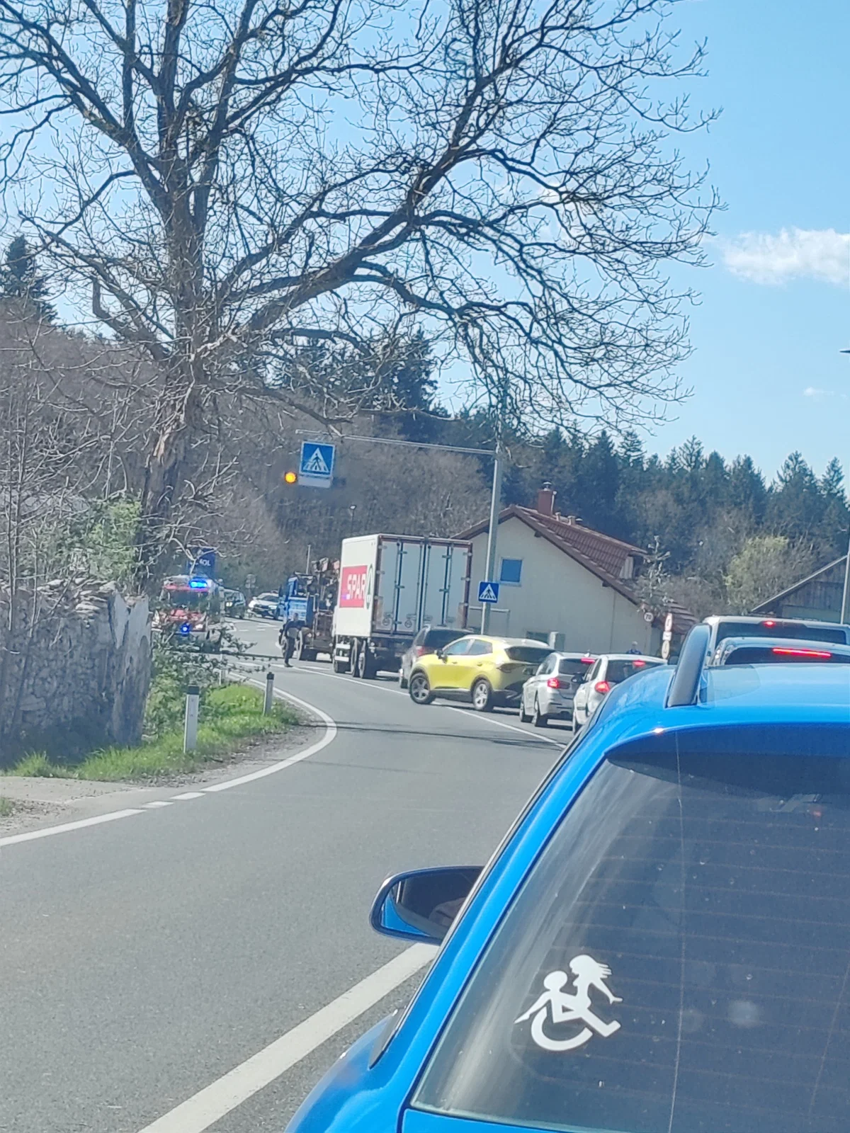 Previdno: Prometna nesreča pri Demolu v Mislinjski Dobravi