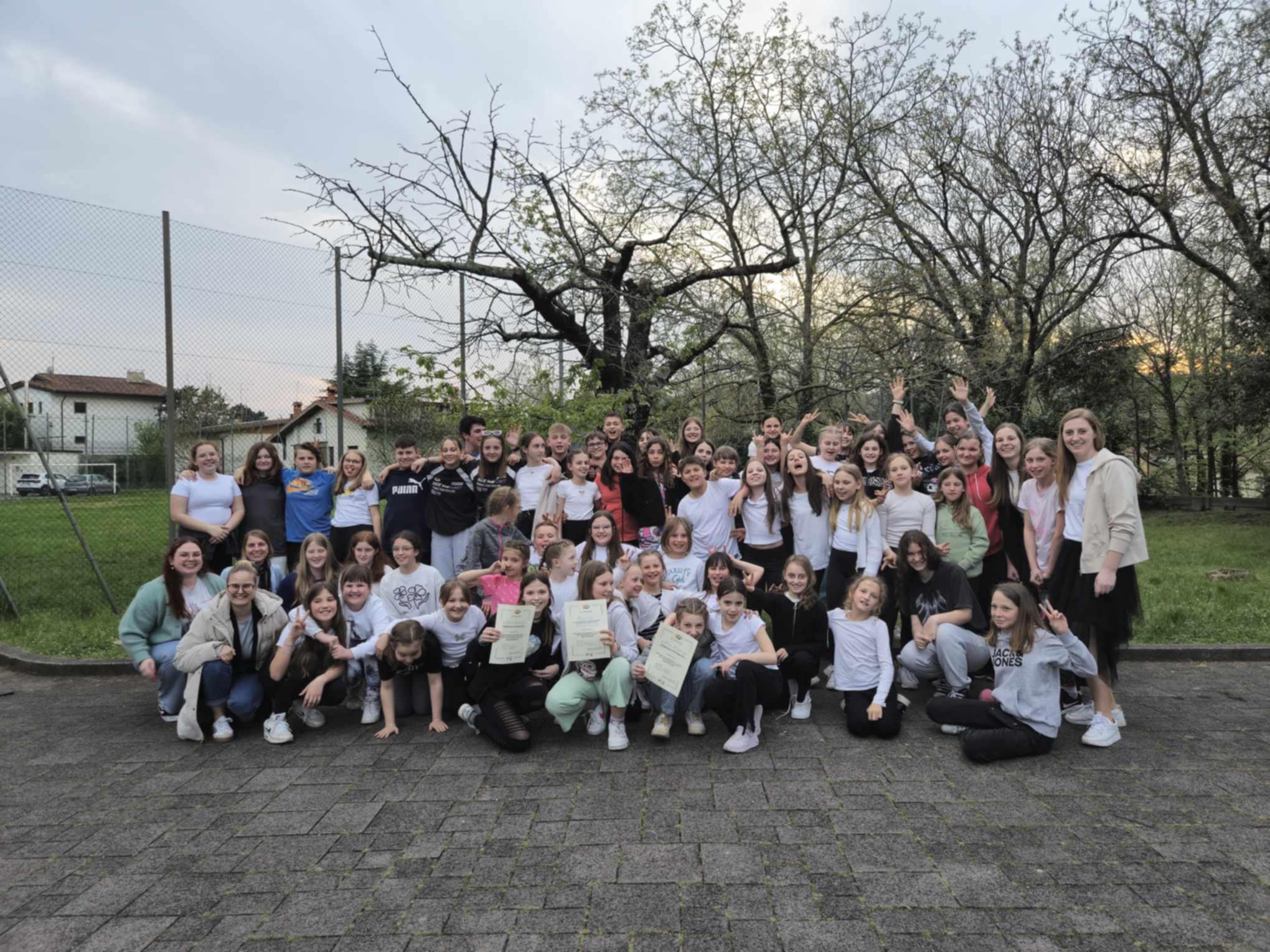 Pevska zbora OŠ Neznanih talcev Dravograd osvojila srebrni priznanji na svojem prvem tekmovanju