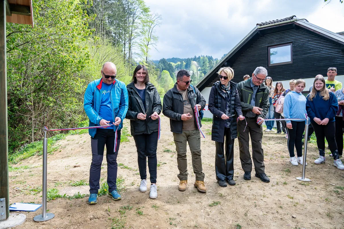 FOTO: V Mislinji otvorili prenovljeno učno pot Lopan