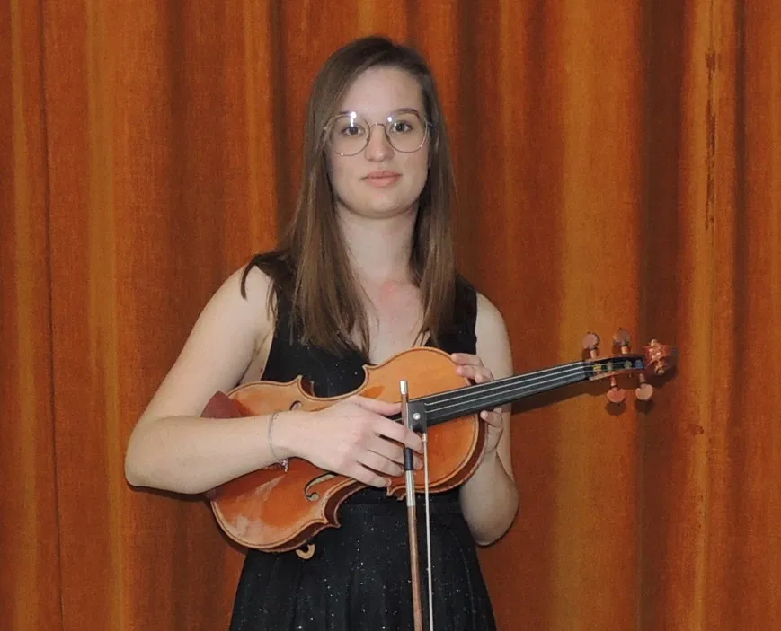 Violinistka Tinkara Andrejc vas bo v Slovenj Gradcu popeljala skozi glasbo številnih skladateljev