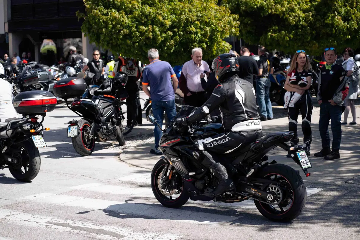 Na Ravnah to soboto že XV. moto žegnanje