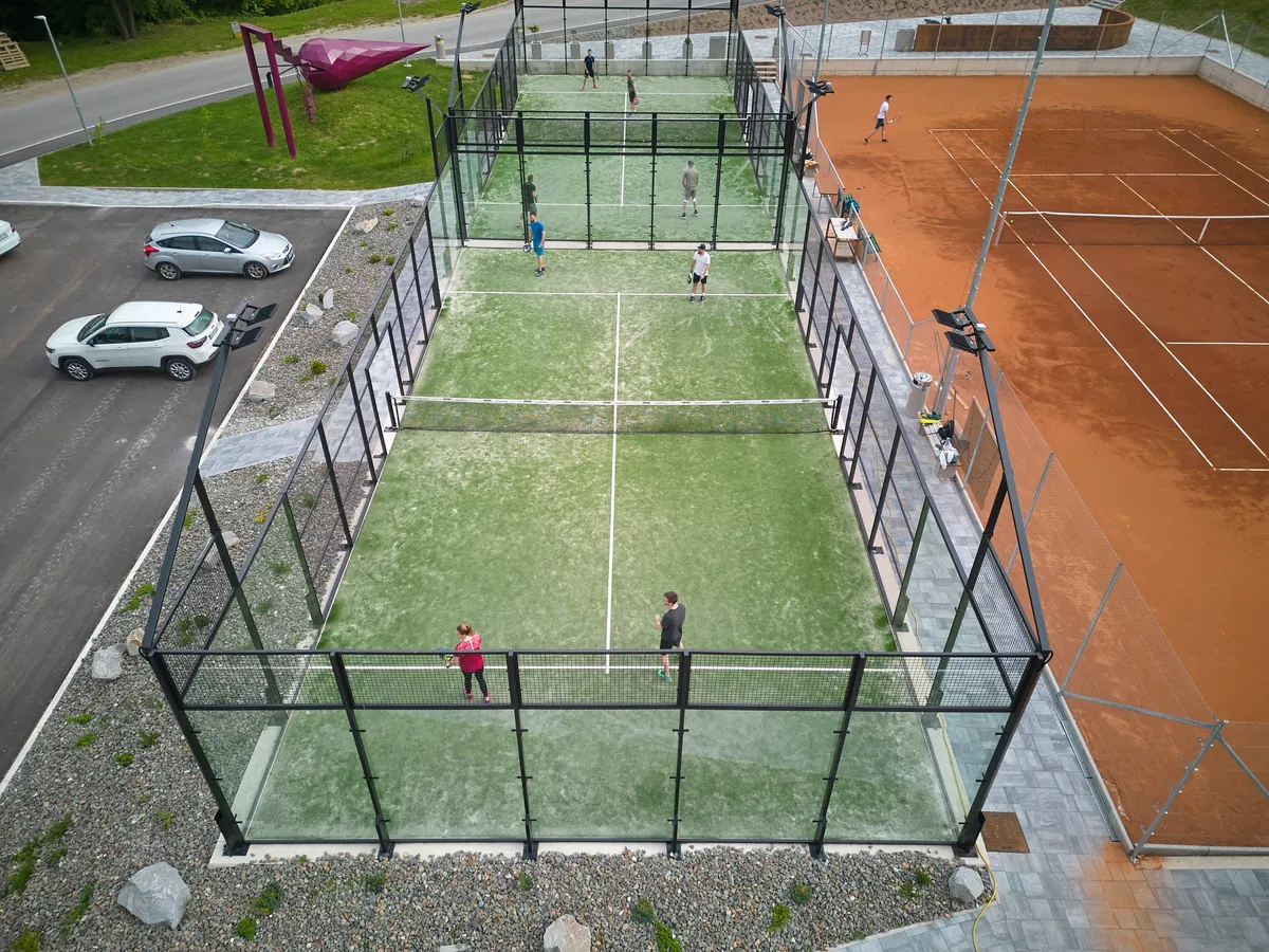 Igrišča za padel tenis na Rimskem vrelcu odprta, inšpekcijska zadeva v ponovni presoji