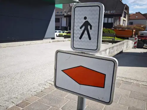 Do naslednjega tedna delna zapora občinske ceste na Javorniku