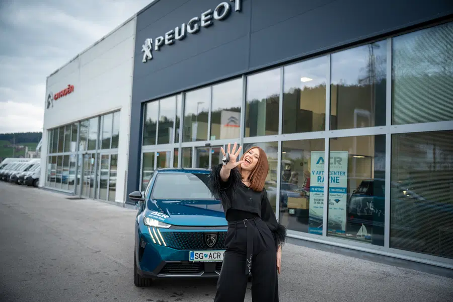 Tudi županja Črne je zapela skupaj z Evo Boto