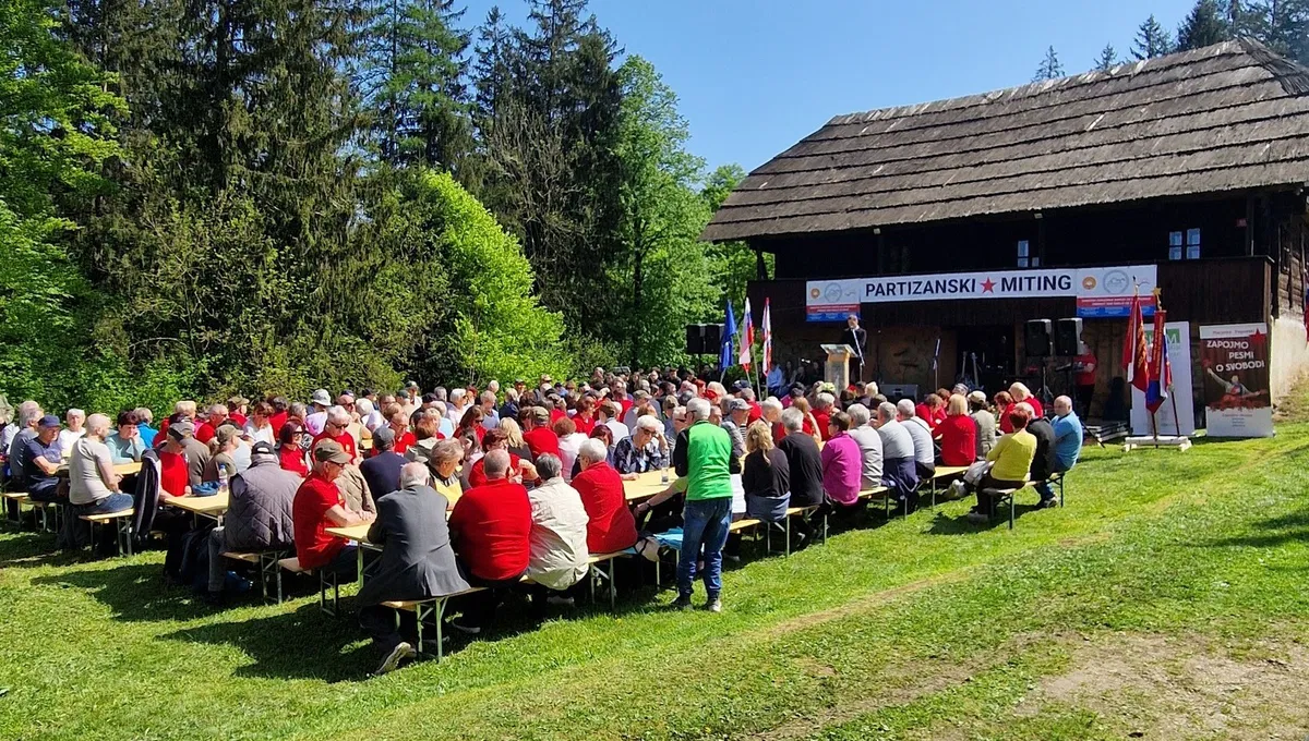 FOTO: Proslavo ob dnevu upora proti okupatorju na Župankovi domačiji so se udeležili številni